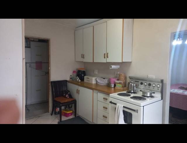 5 BEDROOM HOUSE FOR SALE IN BONELA